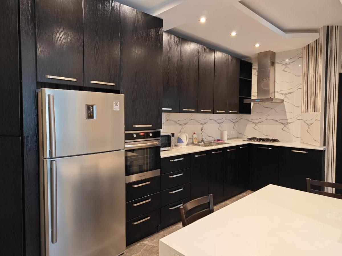 Two Bedroom Apartment In The City Center Tbilisi Eksteriør bilde