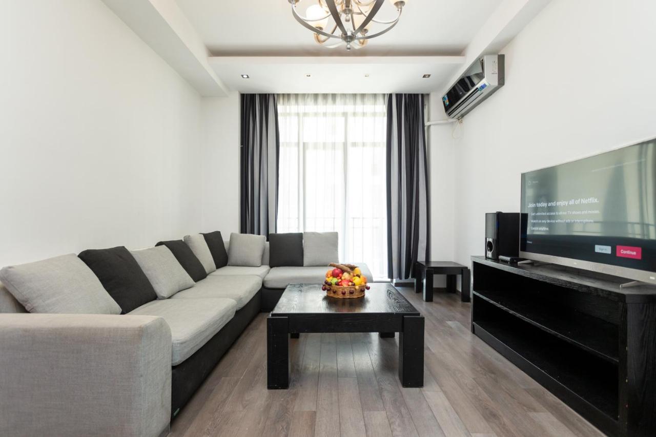 Two Bedroom Apartment In The City Center Tbilisi Eksteriør bilde