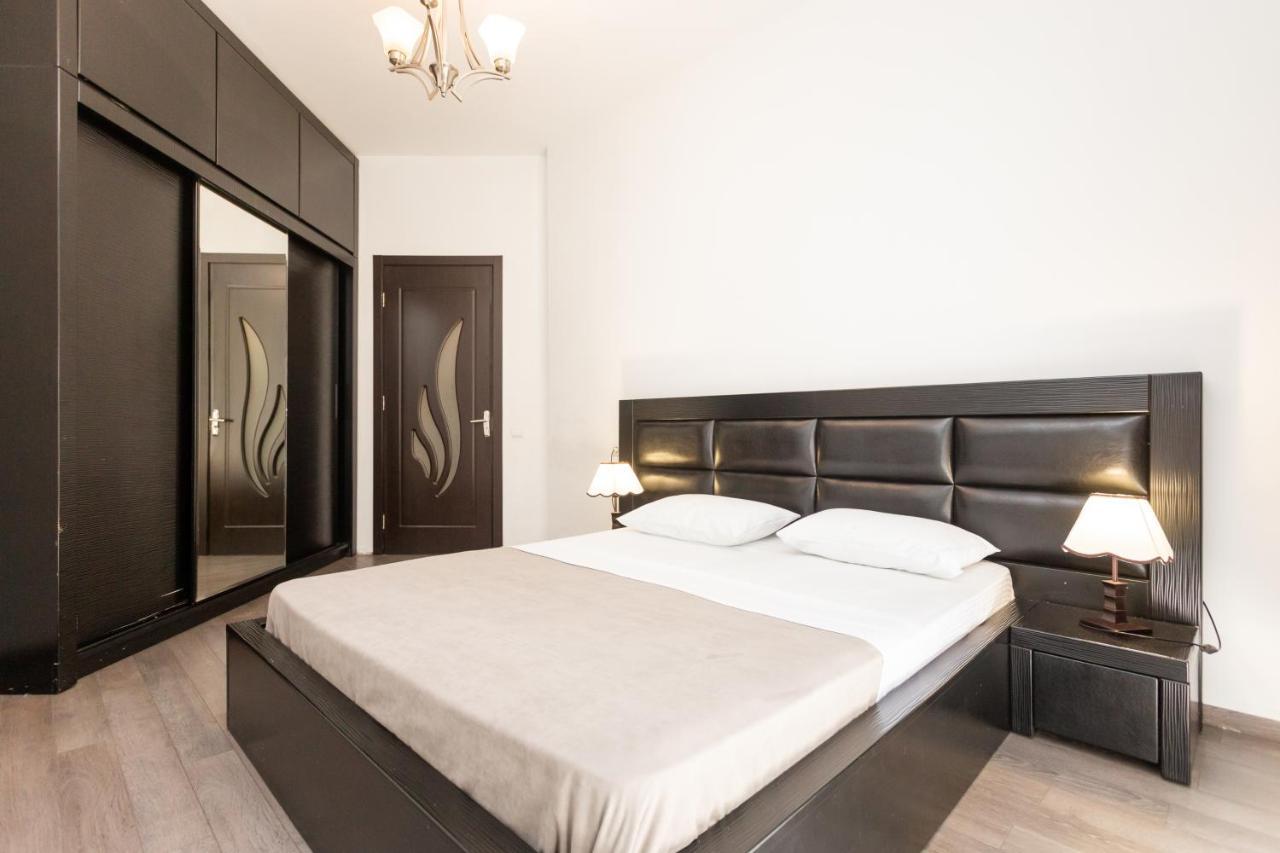 Two Bedroom Apartment In The City Center Tbilisi Eksteriør bilde