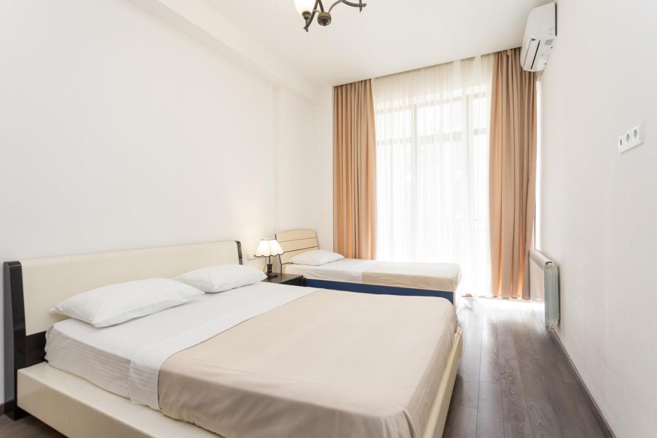 Two Bedroom Apartment In The City Center Tbilisi Eksteriør bilde