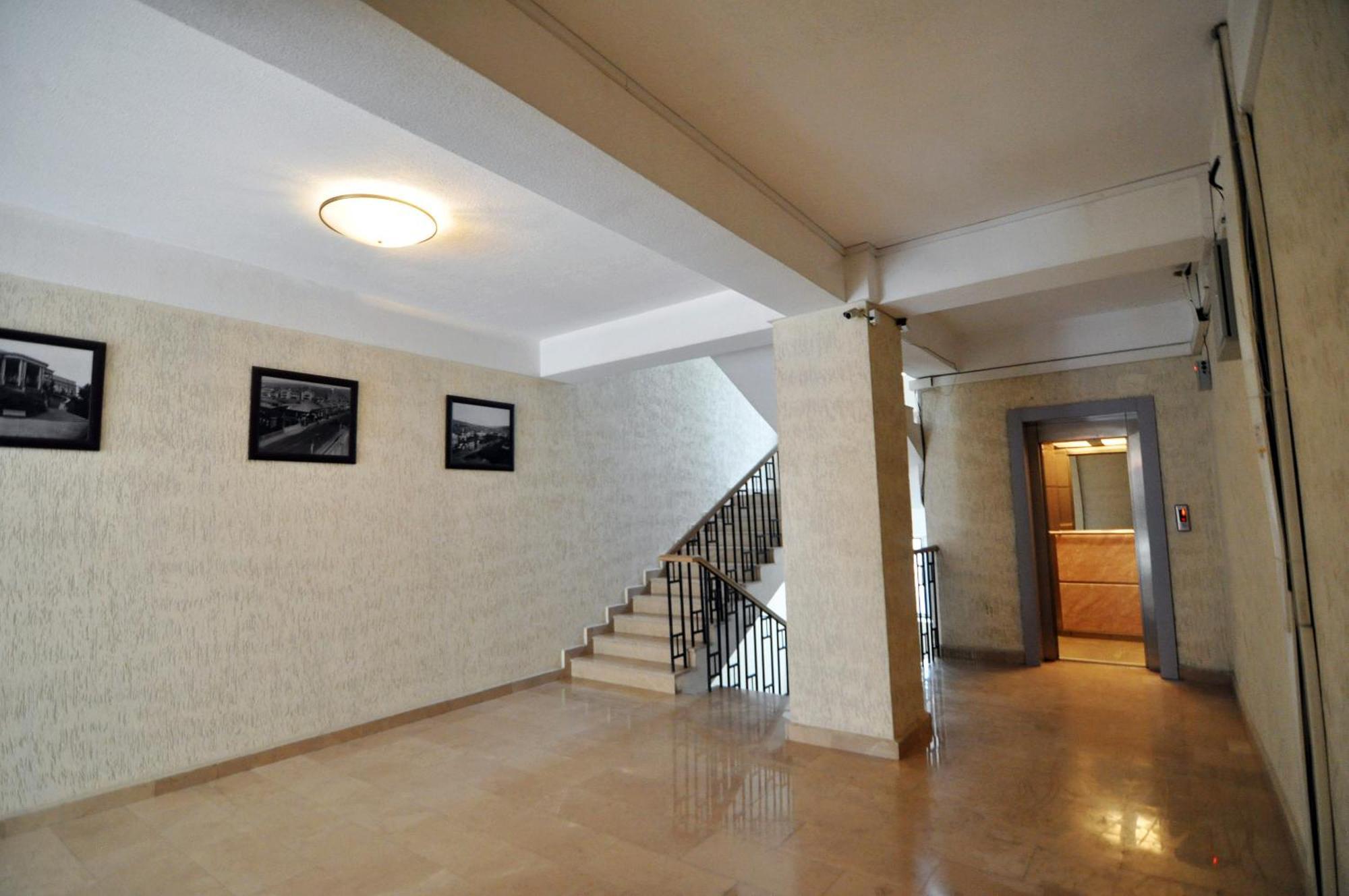 Two Bedroom Apartment In The City Center Tbilisi Eksteriør bilde